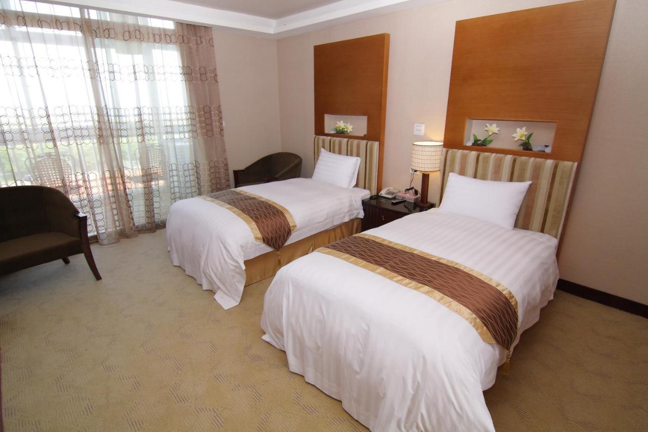 East Coast Sea View Hotel Chenggong Exterior photo